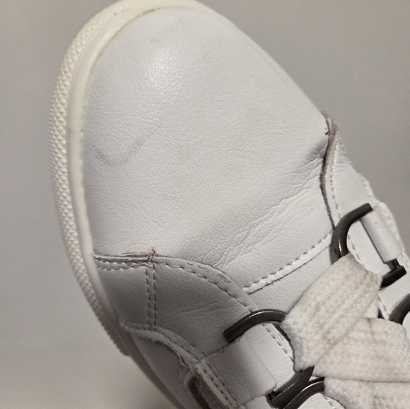 White Leather Sneakers with Laces By Bay Lane Sz 8 - Picture 14 of 16